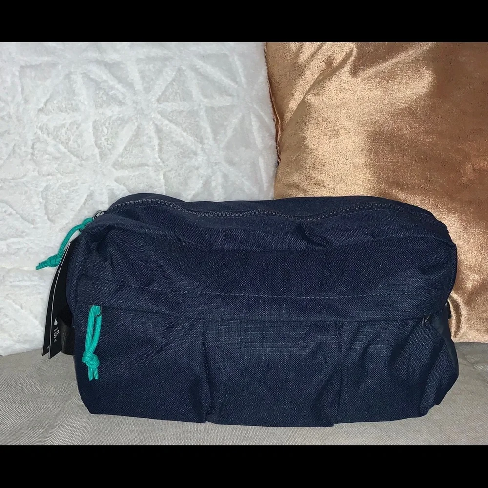Nike Sport 13L Golf Shoe Bag/Tote NWT - Navy blue